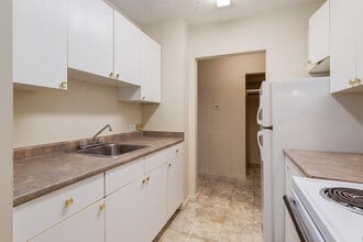 Harvard Towers in Calgary, AB - Building Photo - Building Photo