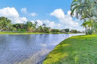 11092 Narragansett Bay Ct in Wellington, FL - Foto de edificio - Building Photo