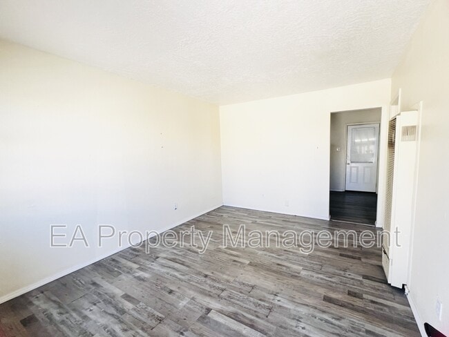 525 Cedar St SE in Albuquerque, NM - Building Photo - Building Photo