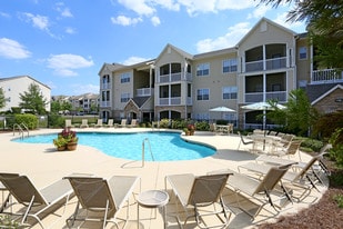 Highland Hills in Dothan, AL - Building Photo