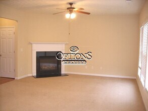 827 Forsythia Way in Canton, GA - Building Photo - Building Photo