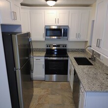 2230 Grove St S in St. Petersburg, FL - Building Photo - Building Photo