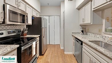 165 Forestbrook Dr in Lewisville, TX - Foto de edificio - Building Photo