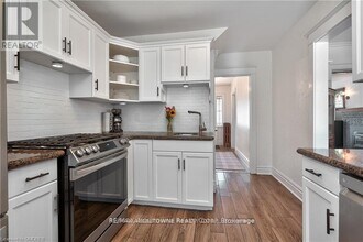 23 Ottawa St S in Hamilton, ON - Building Photo - Building Photo