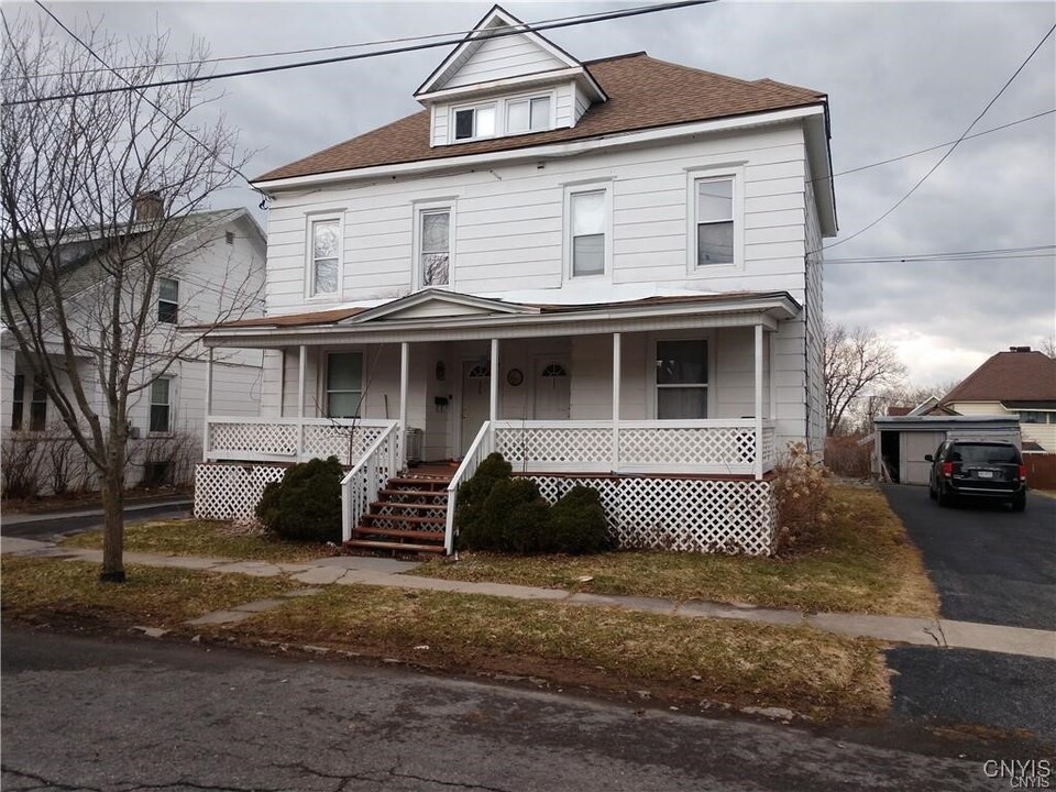 329 McClelland St in Watertown, NY - Building Photo