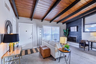 7739 Peach Tree Ln in St. Louis, MO - Building Photo - Building Photo