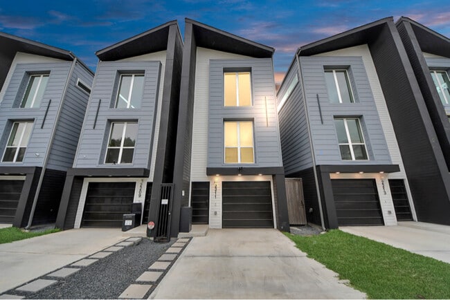 property at 2211 Staples St