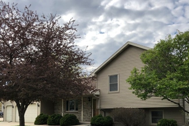 property at 2810 Windhurst Dr