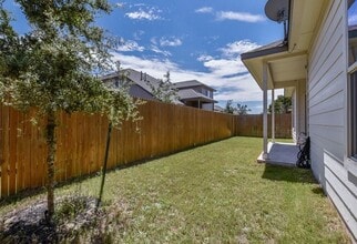 11203 Sisquoc Formation View, Unit Room 3 (UPSTAIRS, NEW) in Austin, TX - Foto de edificio - Building Photo