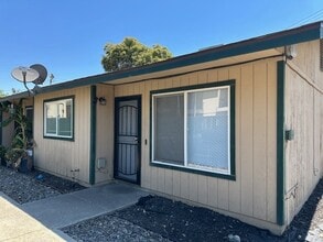 110 James St in Modesto, CA - Building Photo - Building Photo