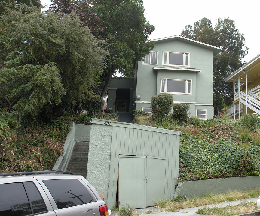 824 E 28th St in Oakland, CA - Building Photo