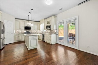 2914 Meadow Church Rd in Suwanee, GA - Building Photo - Building Photo