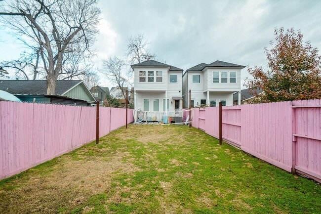 1504 Evelyn St in Houston, TX - Foto de edificio - Building Photo