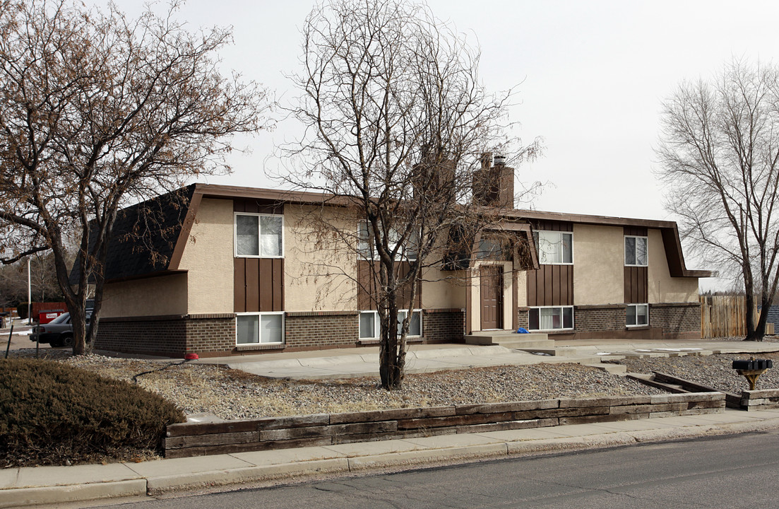 4995 Picturesque Cir in Colorado Springs, CO - Foto de edificio