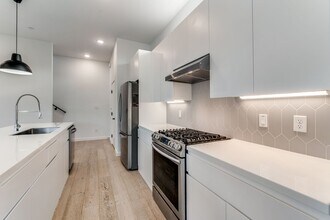 1505 N Garrett Ave in Dallas, TX - Building Photo - Building Photo