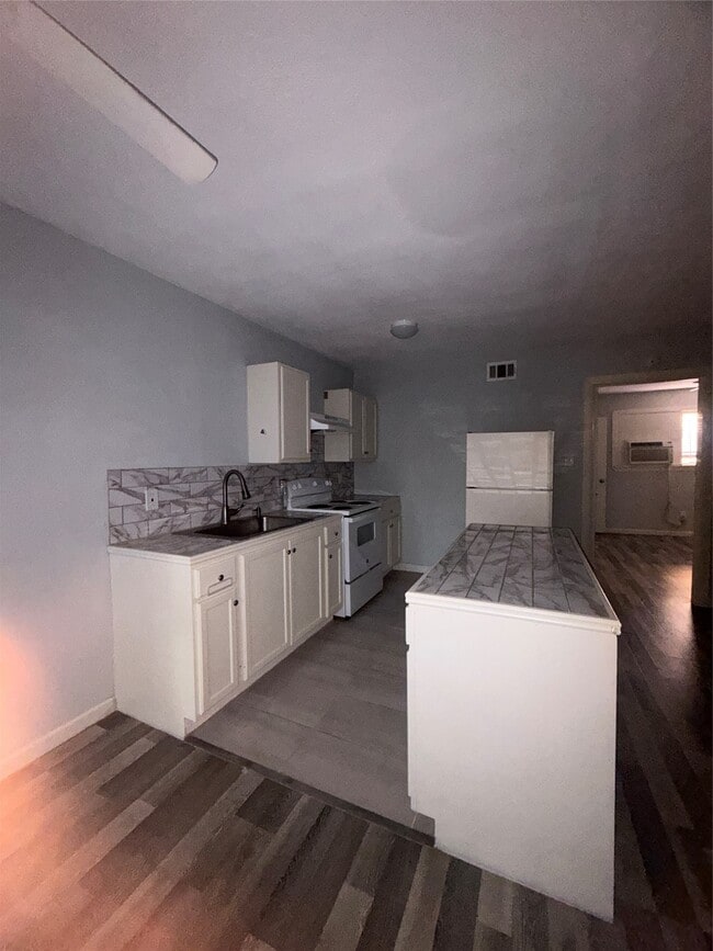 property at 4626 Bell St