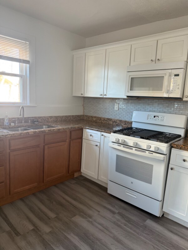 19 S Hollywood Ave in Daytona Beach, FL - Foto de edificio - Building Photo