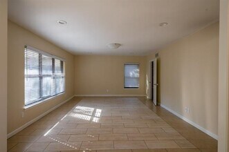 6560 Lafayette Way in Dallas, TX - Building Photo - Building Photo