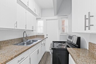 458 Rose Ave, Unit 458 in Long Beach, CA - Foto de edificio - Building Photo