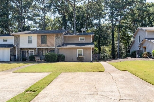 property at 1682 Wynndowne Trail