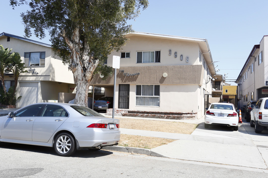 3608 Mentone Ave in Los Angeles, CA - Building Photo