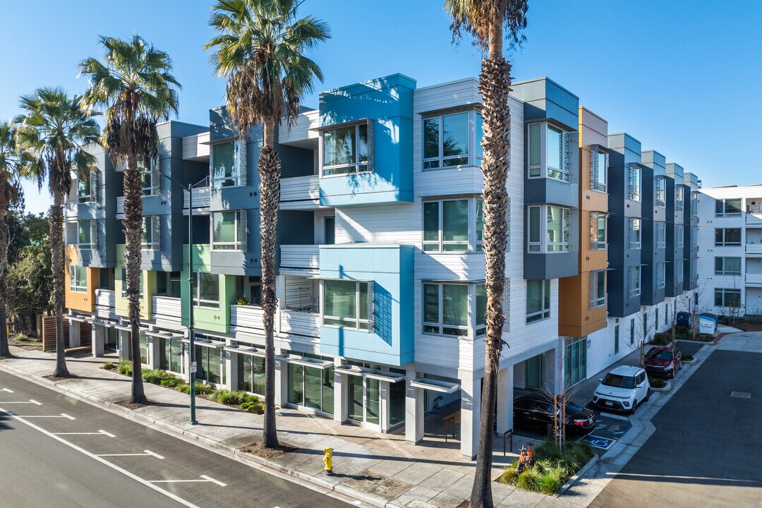 Doug Ford Senior Apartments in Fremont, CA - Foto de edificio