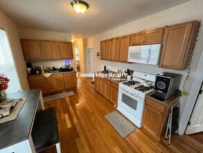 15 Sargent Ave, Unit 1 in Somerville, MA - Building Photo - Building Photo