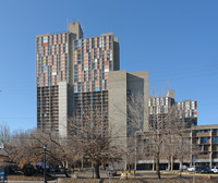 Riverside Plaza in Minneapolis, MN - Foto de edificio - Building Photo