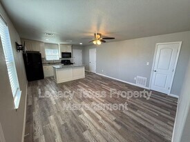101-2 Hill Ln in Cleburne, TX - Building Photo