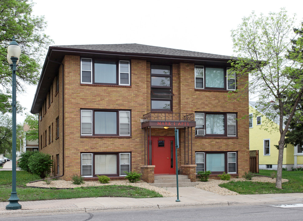 Mark 1 Apartments in Hopkins, MN - Building Photo