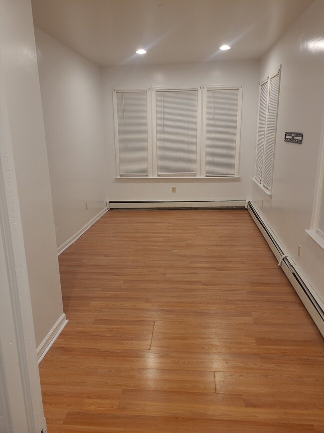 81 Crawford St, Unit Unit# 2 in East Orange, NJ - Building Photo - Building Photo