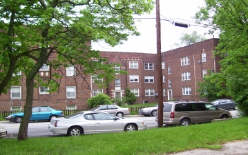 562 Glenwood Ave in Avondale, OH - Foto de edificio - Building Photo