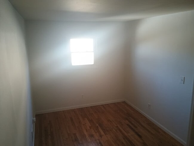 37 Reservoir Ave, Unit 2 in New Brunswick, NJ - Foto de edificio - Building Photo