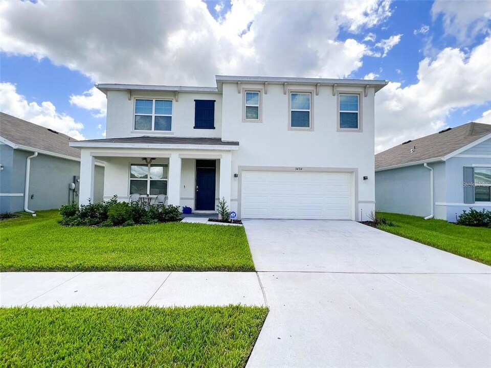 34314 Jasper Stone Dr in Wesley Chapel, FL - Foto de edificio