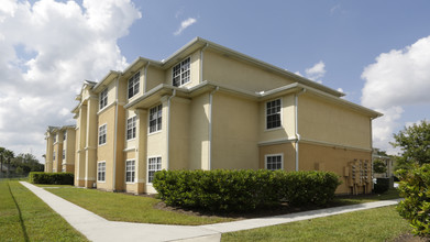 Savannah Springs in Jacksonville, FL - Foto de edificio - Building Photo