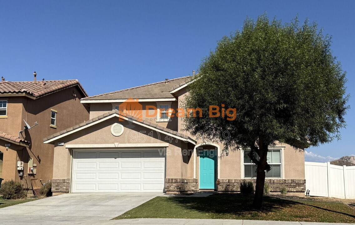 3857 Akina Ave in Perris, CA - Building Photo