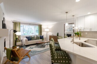 Artisan Laguna Beach in Laguna Beach, CA - Building Photo - Interior Photo