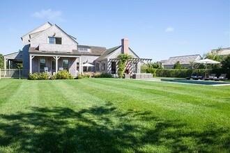 14 Blackfish Rd in Nantucket, MA - Building Photo - Building Photo