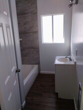 5643 Laurel Canyon Blvd, Unit Laurel7 in Los Angeles, CA - Foto de edificio - Building Photo