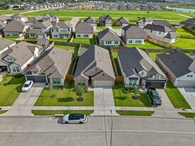 21019 Seneca Bluff Ln in Cypress, TX - Building Photo