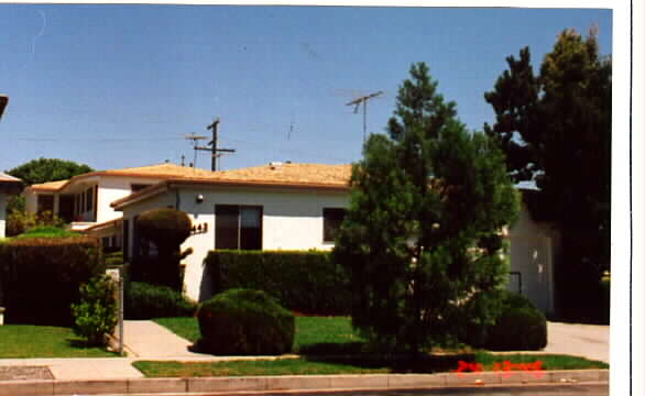 1443 Berkeley St in Santa Monica, CA - Building Photo