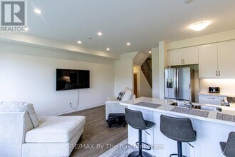 18 Little River Xing in Wasaga Beach, ON - Building Photo - Building Photo