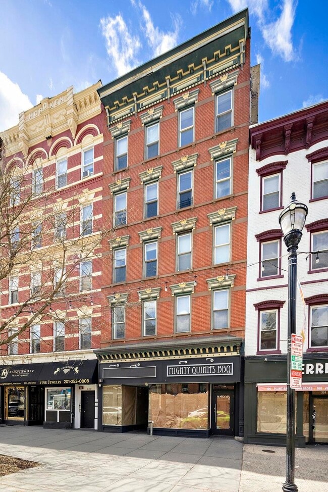 322 Washington St in Hoboken, NJ - Building Photo - Building Photo