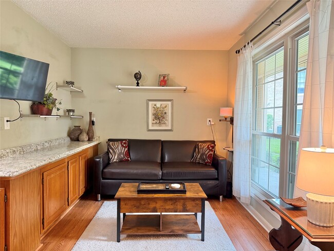 1311 Antoine Dr