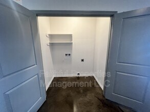 14215 County Rd 452 in Lindale, TX - Foto de edificio - Building Photo