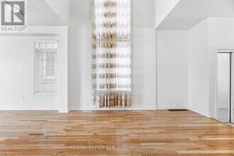 4 Rocky Point Crescent in Brampton, ON - Building Photo - Building Photo