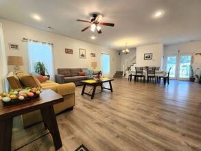 232 Woodview Ave in Norfolk, VA - Building Photo - Building Photo