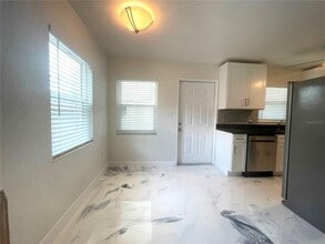 135 90th Ave in Treasure Island, FL - Building Photo - Building Photo
