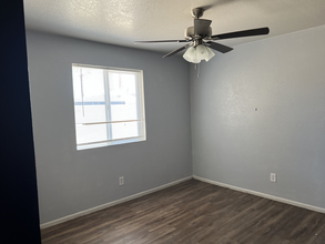 240 S Doran St in Mesa, AZ - Building Photo - Interior Photo