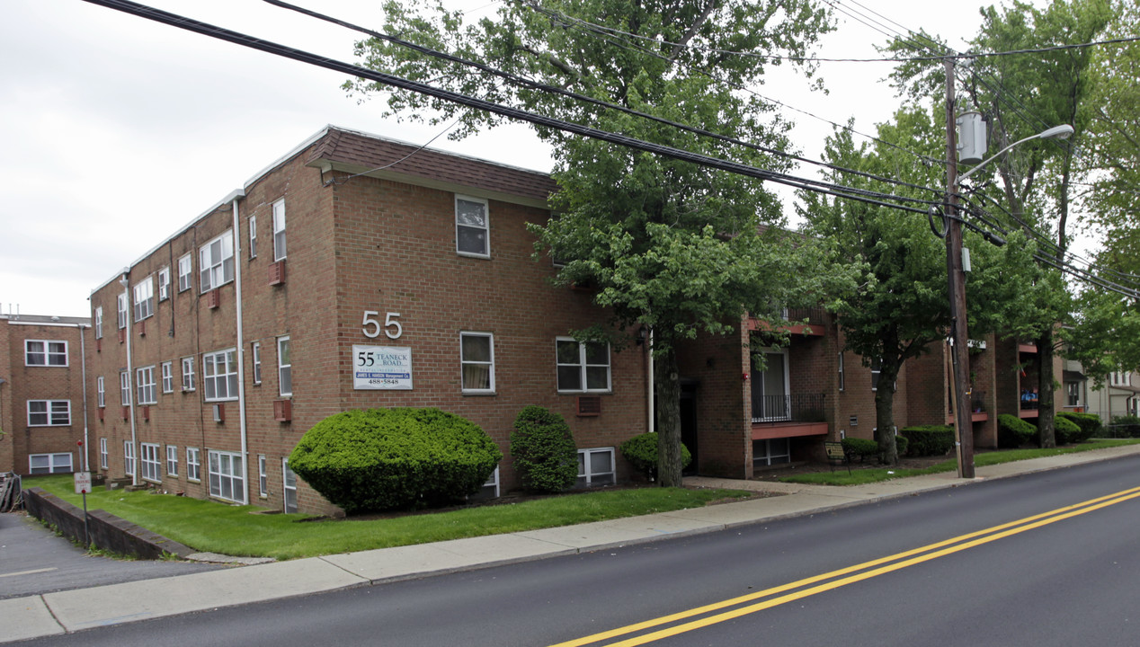 55 Teaneck Rd Apartments in Ridgefield Park, NJ - Foto de edificio